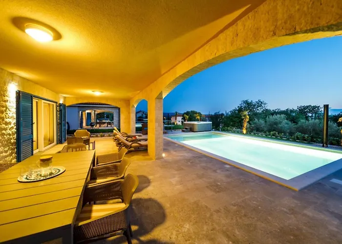 Villa Luxury Loma 1 *