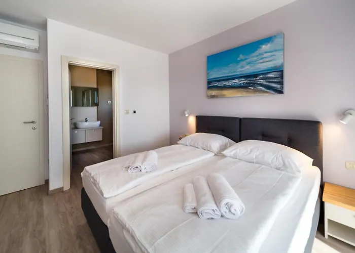 Luxury Loma 1