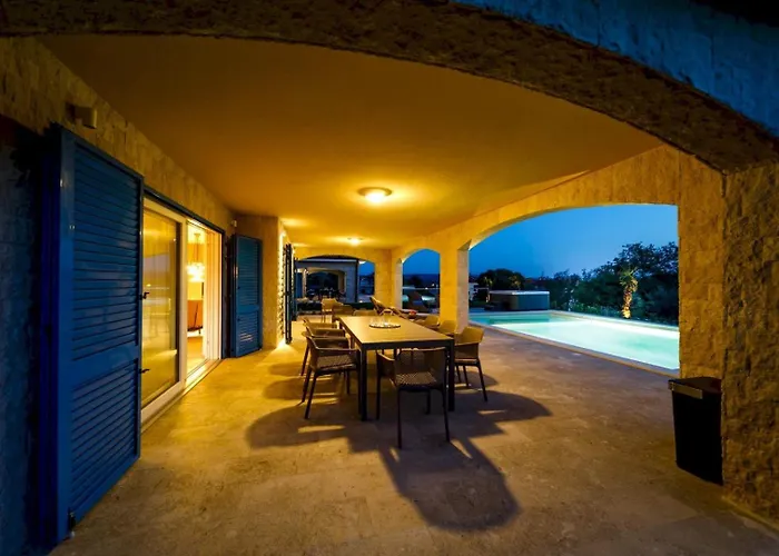 Villa Luxury Loma 1 *