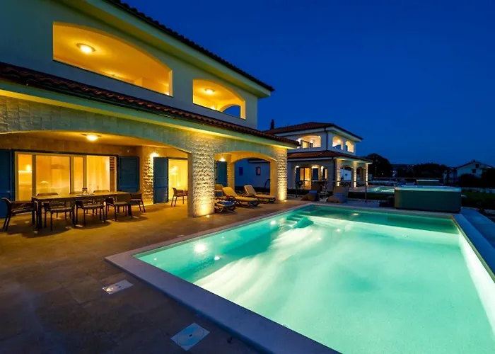 Villa Luxury Loma 1 *