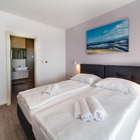 Luxury Loma 1