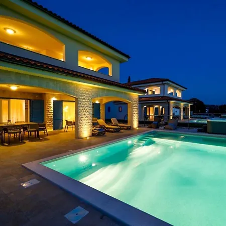 Villa Luxury Loma 1 *
