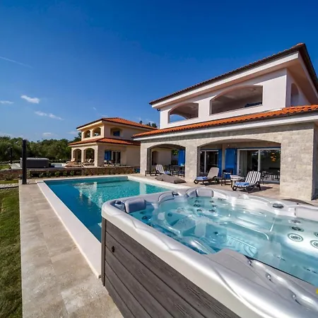 Villa Luxury Loma 1 *