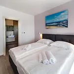 Luxury Loma 1